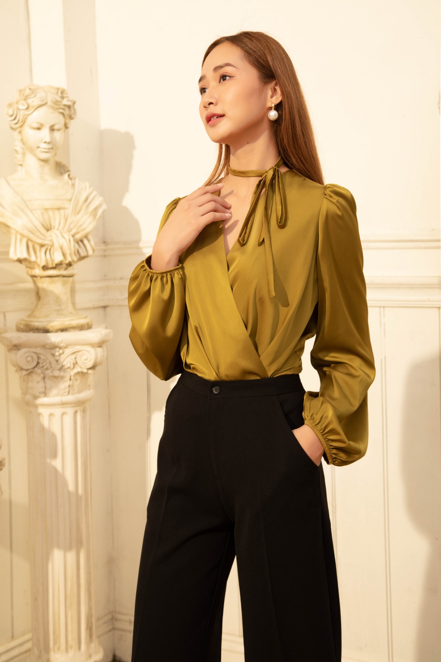 Áo lụa cổ tim đắp chéo màu xanh rêu