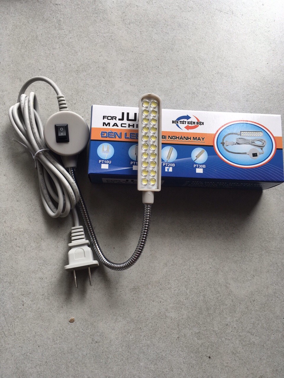 Đèn sieu sáng với mức độ chiếu sáng đến 2000 giờ đèn 20 bong đèn pt phuong thao