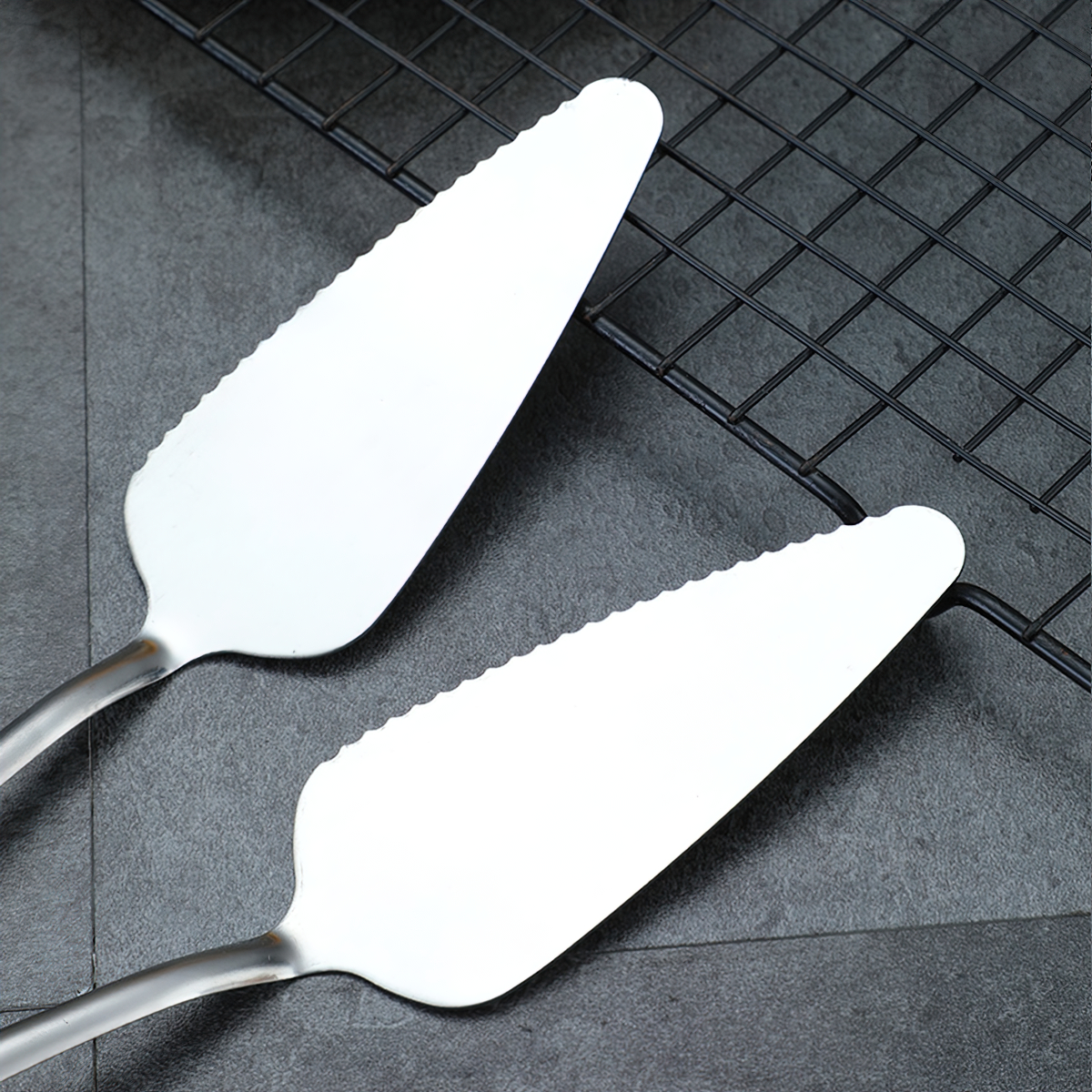 Convenient pizza and cake picker made of durable stainless steel