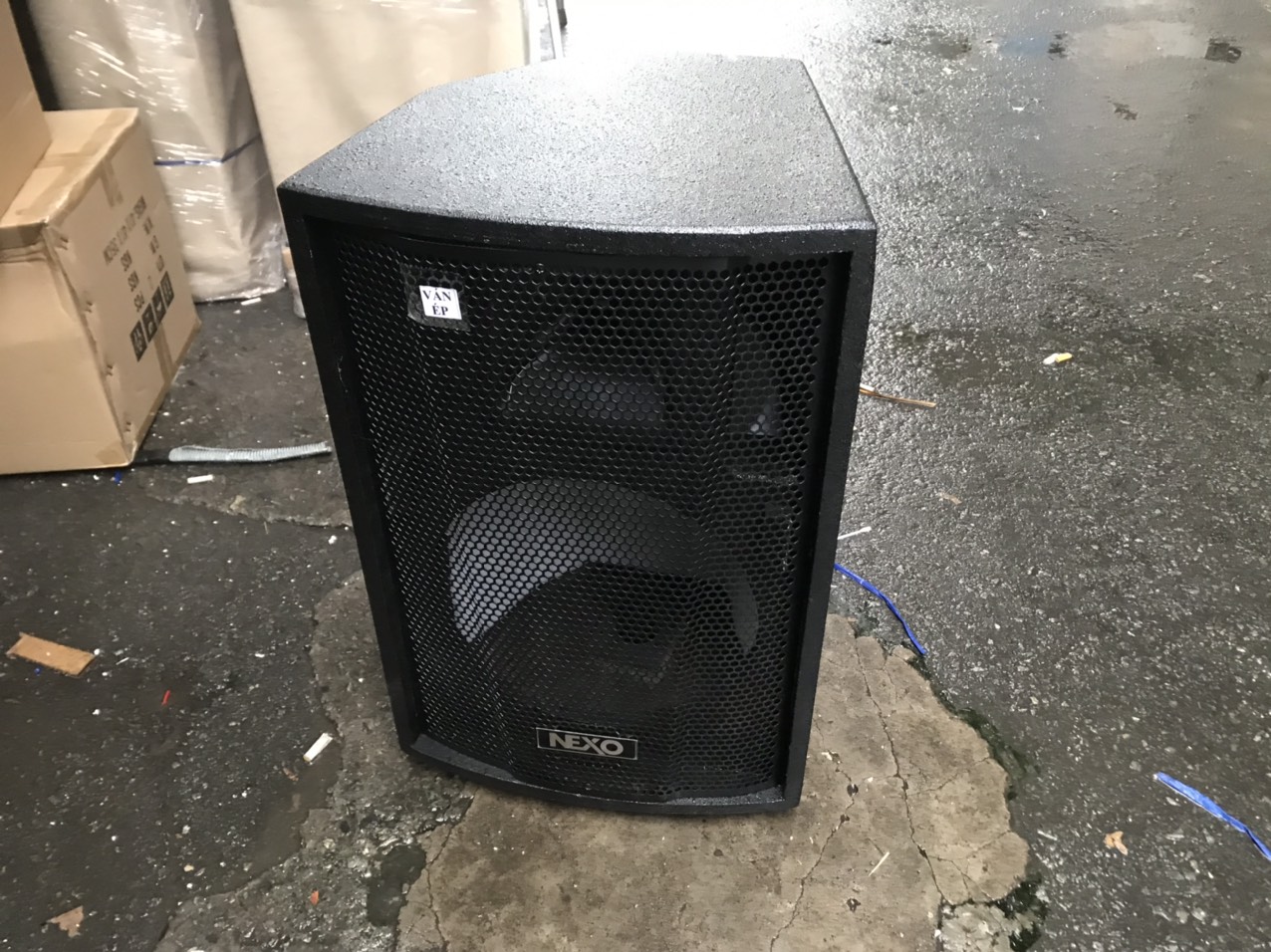1 Cái Vỏ thùng sơn Bass 3 tấc ( Tặng tem loa Netxo + Trạm jack canon )
