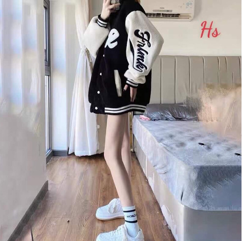 Áo lông thêu chữ R HSU1