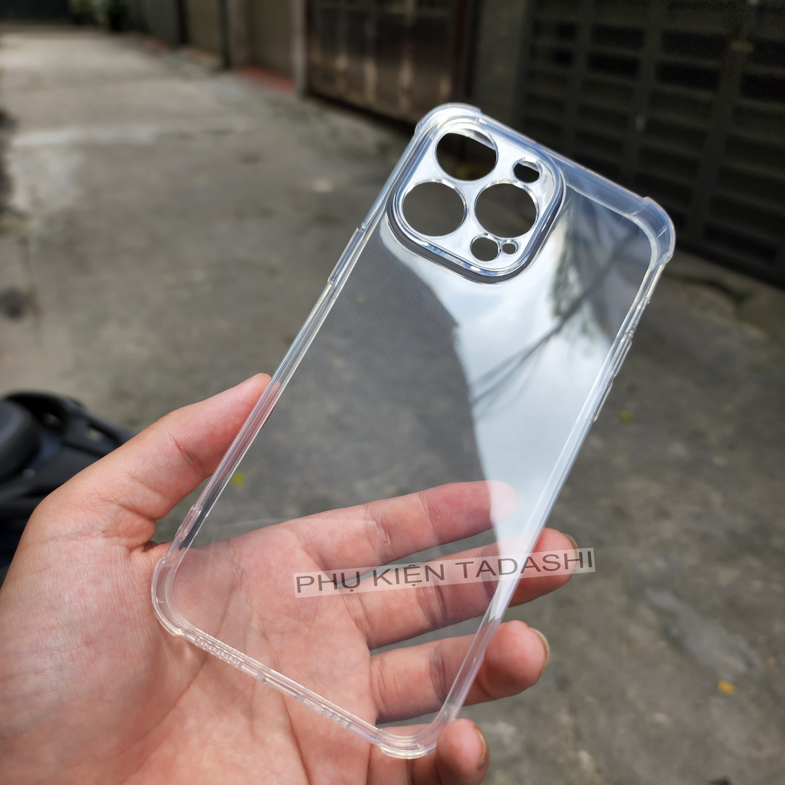 Ốp Lưng Chống Sốc Iphone 15 Pro/ 15 Pro Max, Iphone 16 Pro Max/ IPhone 14 Pro/ 14 Pro Max, Iphone 13/ 13 Pro/ 13 Pro Max, Iphone 11 Pro Max/ 12/ 12 Pro/ 12 Pro Max Dẻo Trong Suốt, Chống Sốc 4 Góc Có Gờ Bảo Vệ Camera