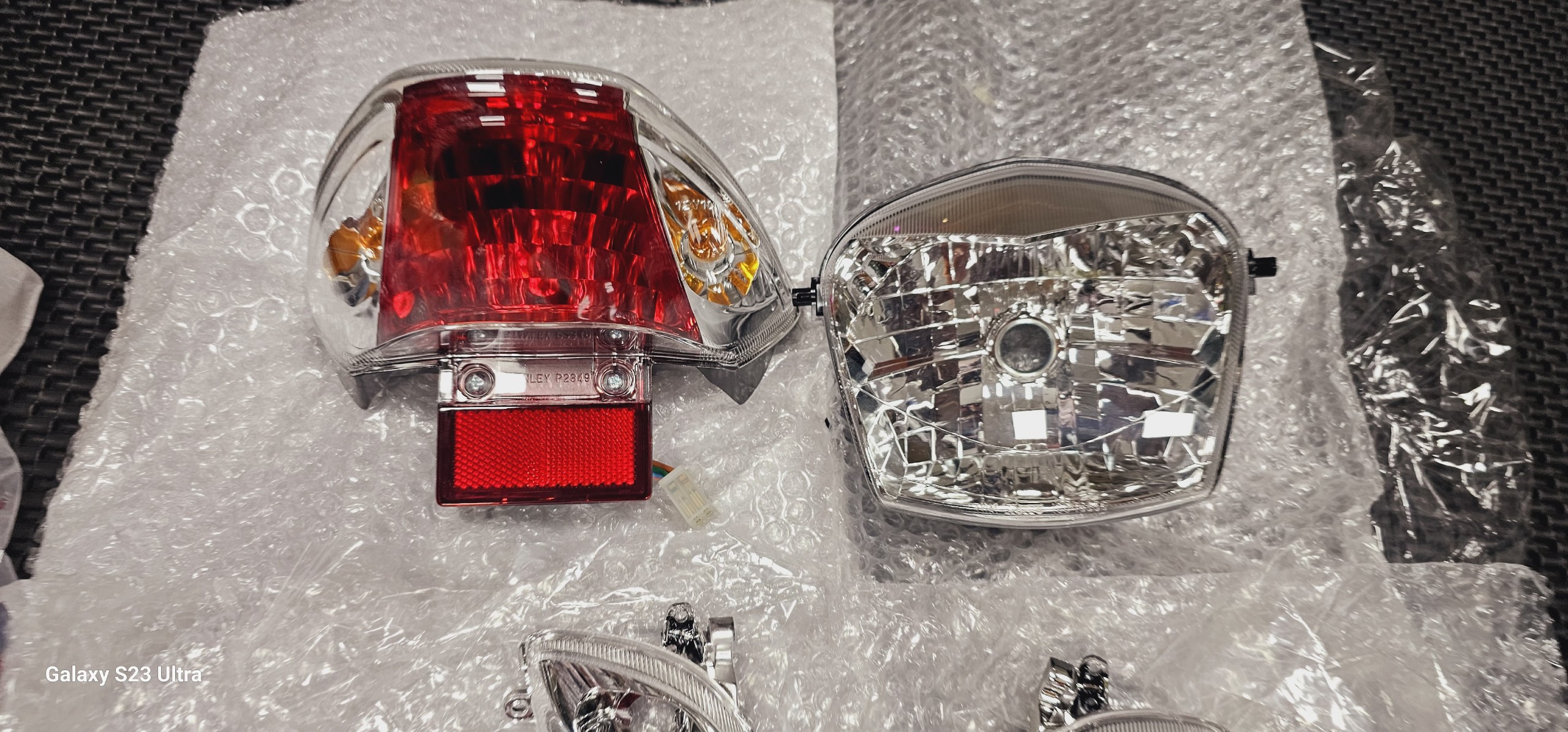 Đèn hậu Wave 125 úp cho Future 125 style Thái Lan
