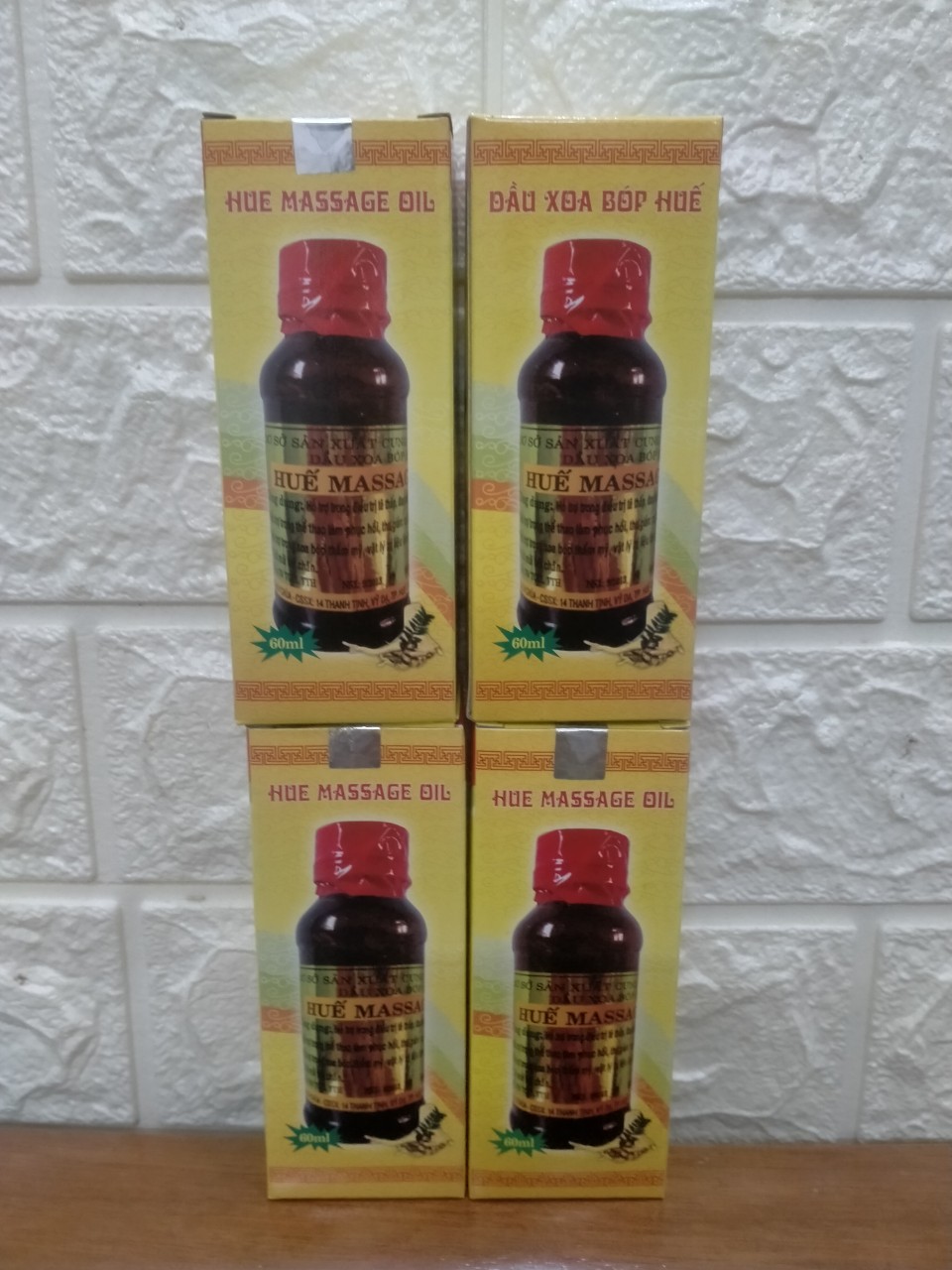 2 Dầu xoa bóp Huế hiệu Cung Đình Vỹ Dạ ( chính hãng 2 chai x 60ml )