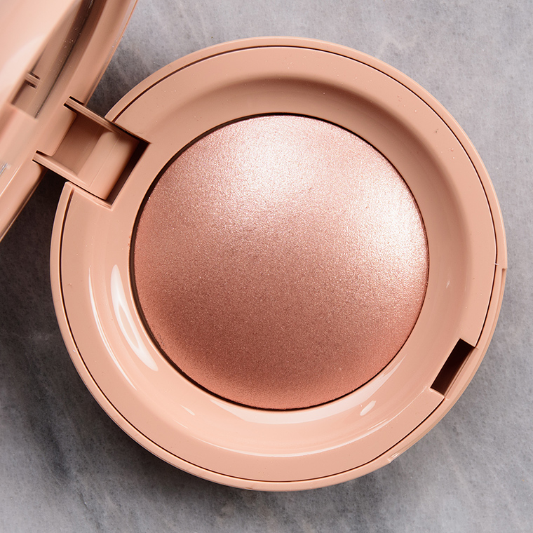 Phấn bắt sáng Rare Beauty Positive Light Silky Touch Highlighter