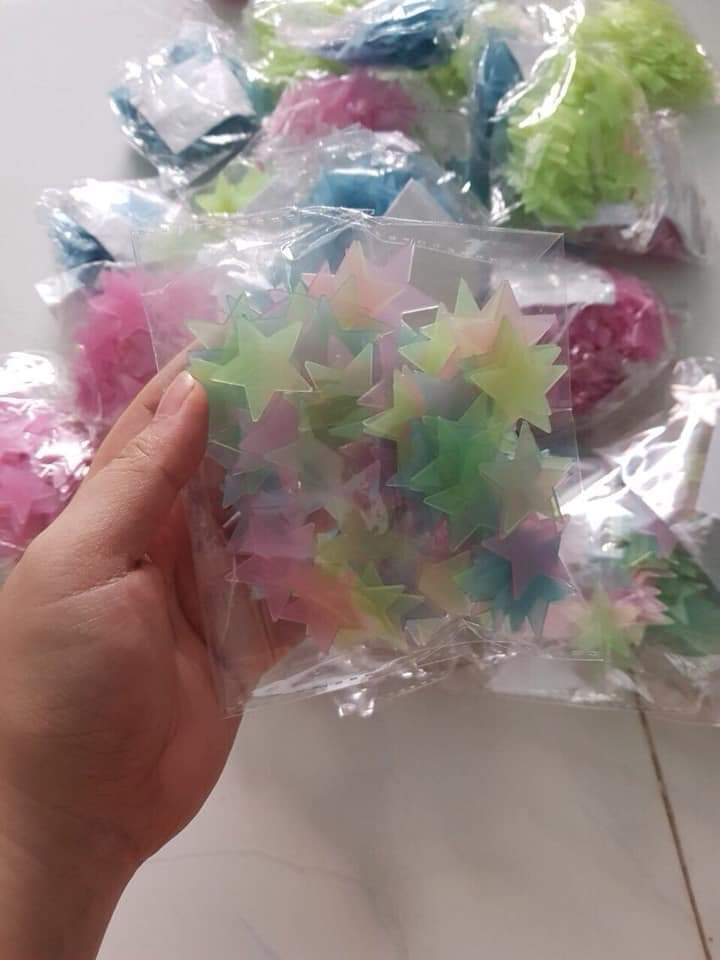 100 ngôi sao dán tường phát sáng dạ quang