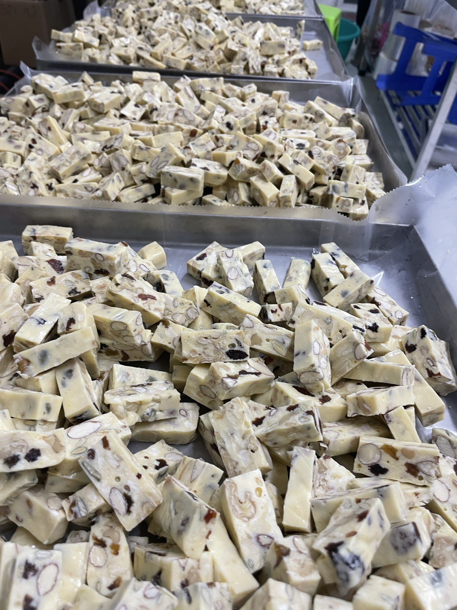 KẸO NOUGAT NHIỀU HẠT - KẸO HẠNH PHÚC