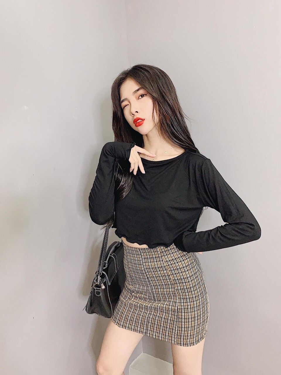 Áo croptop tay dài viền sóng bụng dễ thương TTSA0165