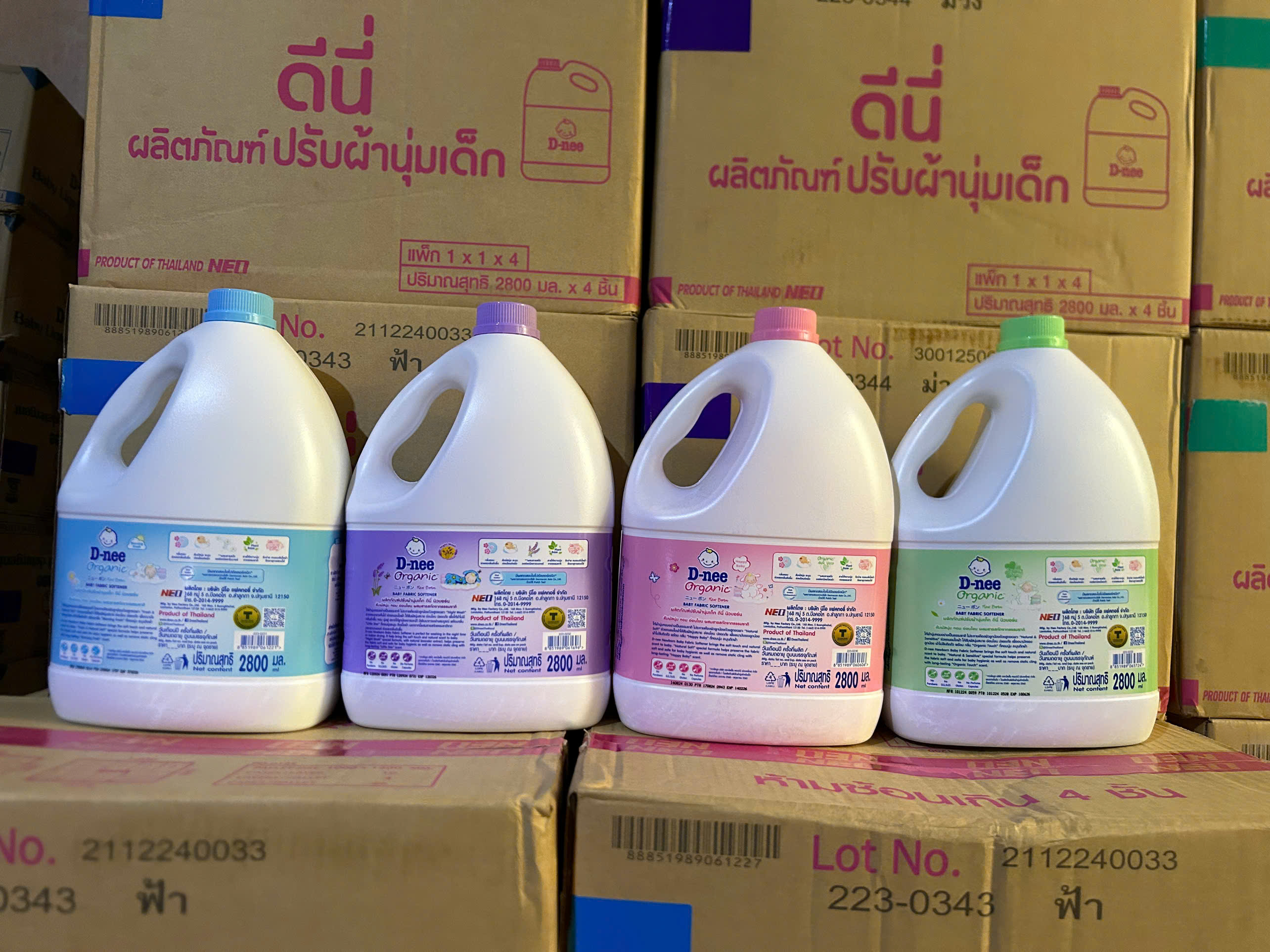(SGT) Nước Xả Mềm Vải Dnee hàng Thái Lan 2800ml