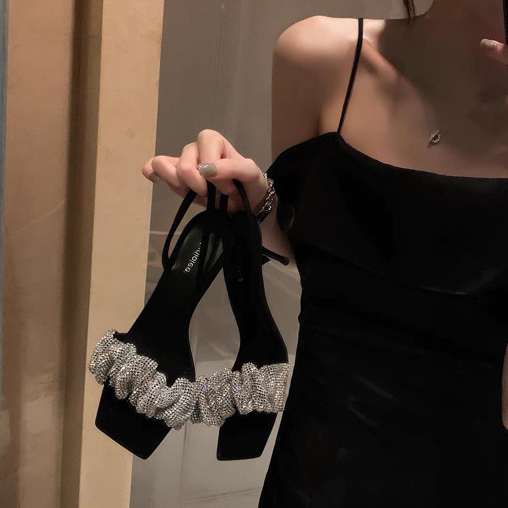 Sandal cao gót quai nhúm đá - gót nhọn
