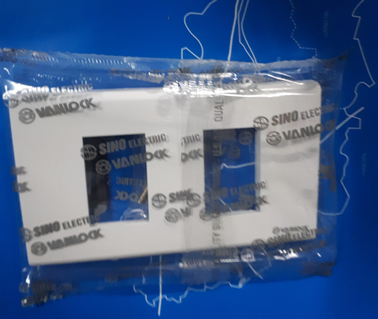 mặt ổ cắm ,công tắc S18CC SINO