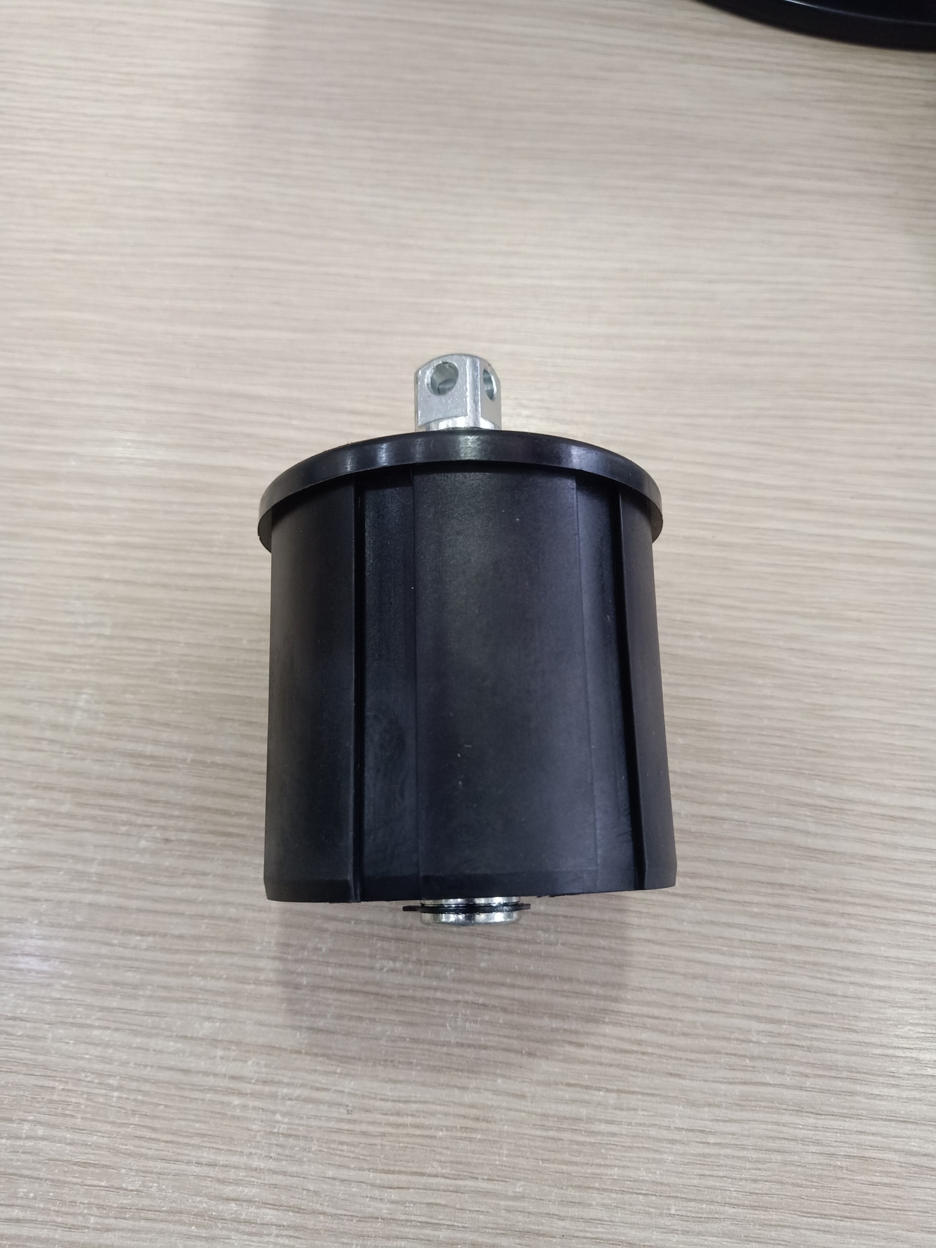 Cốt trục cao su có bạc đạn ống trục phi 90