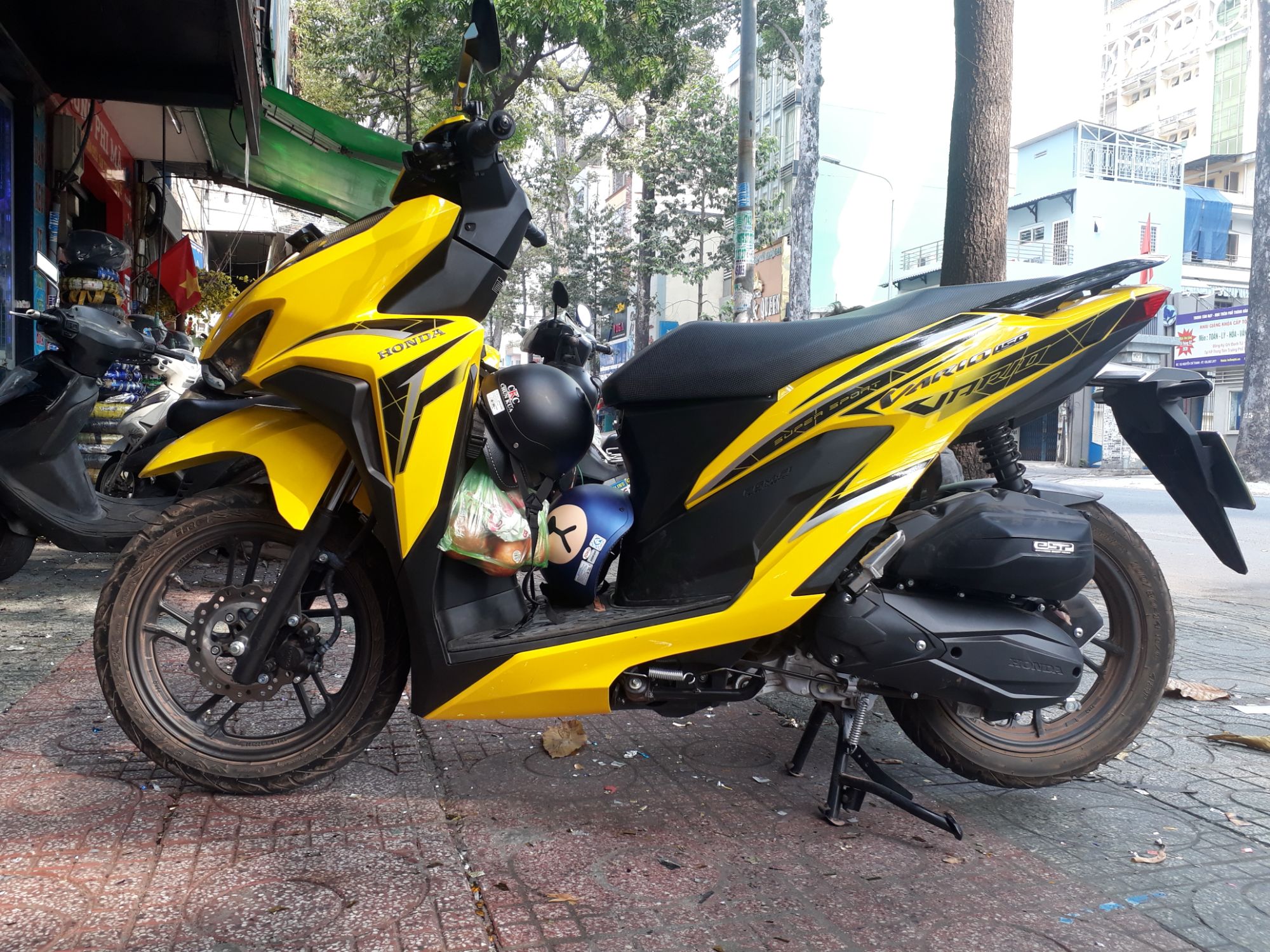 [HCM]Tem rời dán xe vario  vàng cao cấp