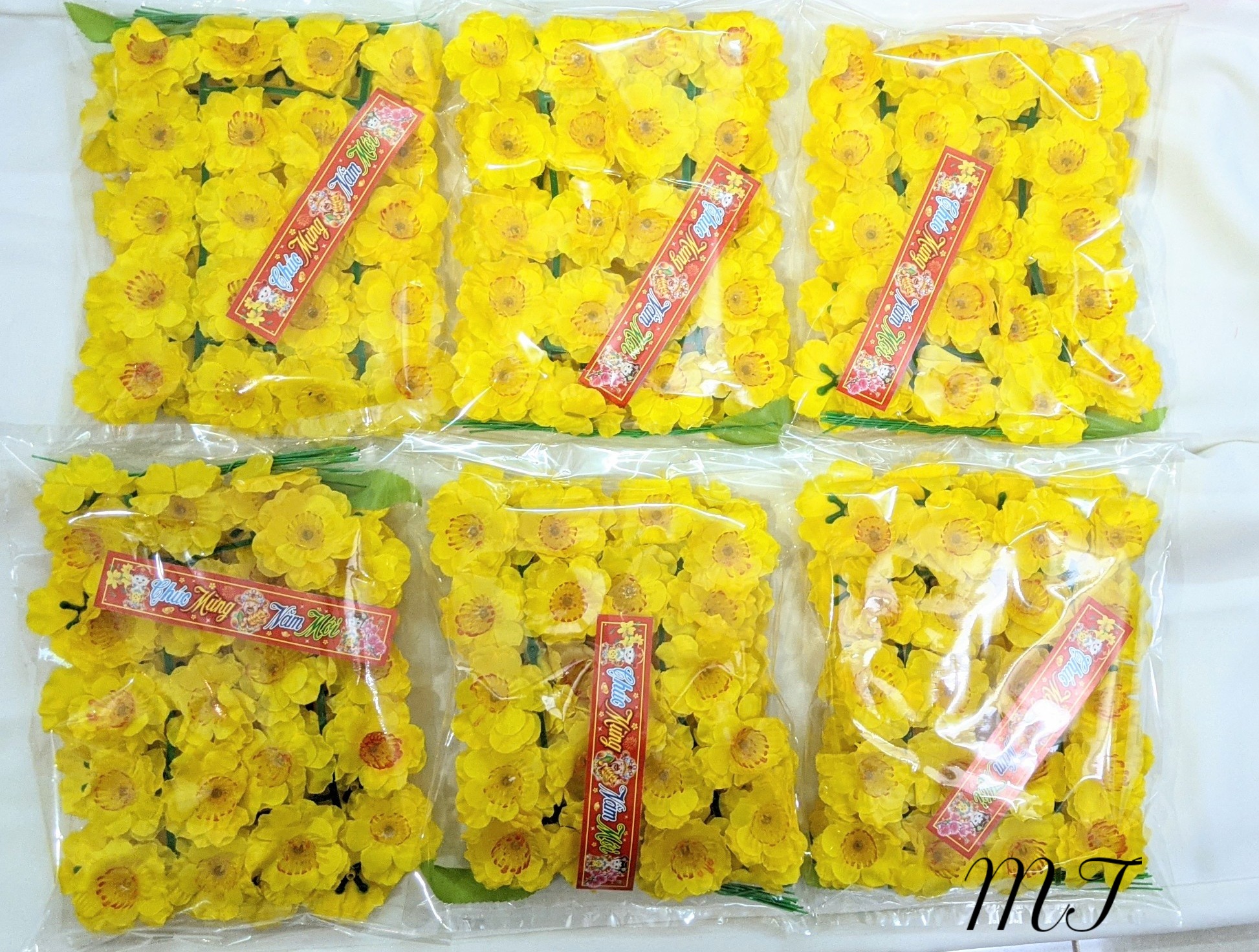 Hoa mai vàng  trang trí tết có dây kẽm (sale khủng)
