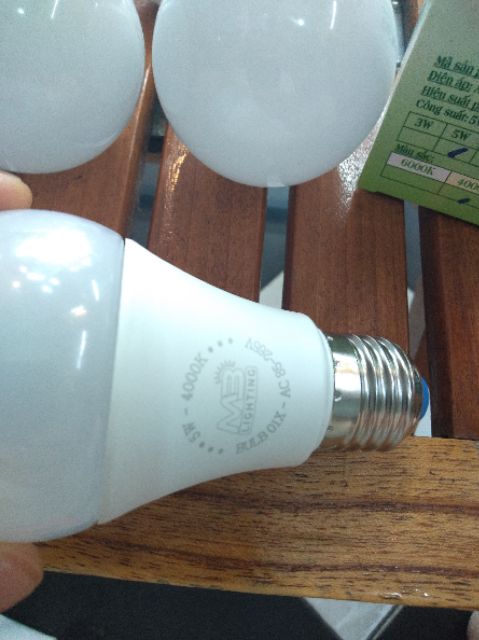 Bóng led 5w trung tính 4000-4500k đui E27 phổ thông