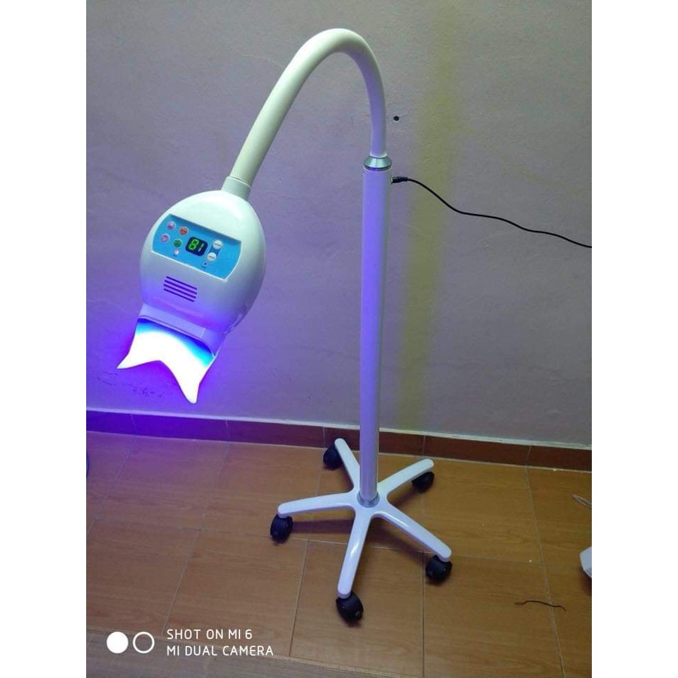 Máy Tẩy Trắng Răng Có Chân