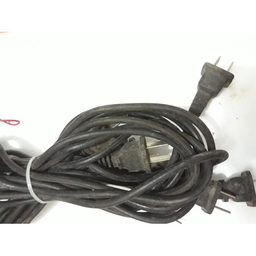Dây điện kèm phích cắm cho các thiết bị điện