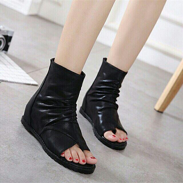 Giày bốt xỏ ngón hở mũi siêu mềm siêu đẹp mới