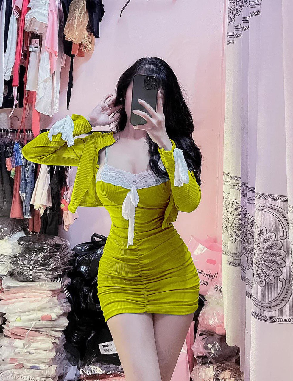 Sét đầm 2 dây nhúm nhúm viền ren ôm body kèm áo khoác tay ren cực xinh , chất thun gân mềm mịn