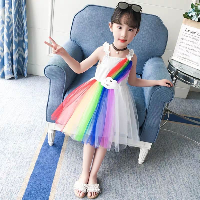 Váy xòe sát nách phối họa tiết cầu vồng cho bé gái