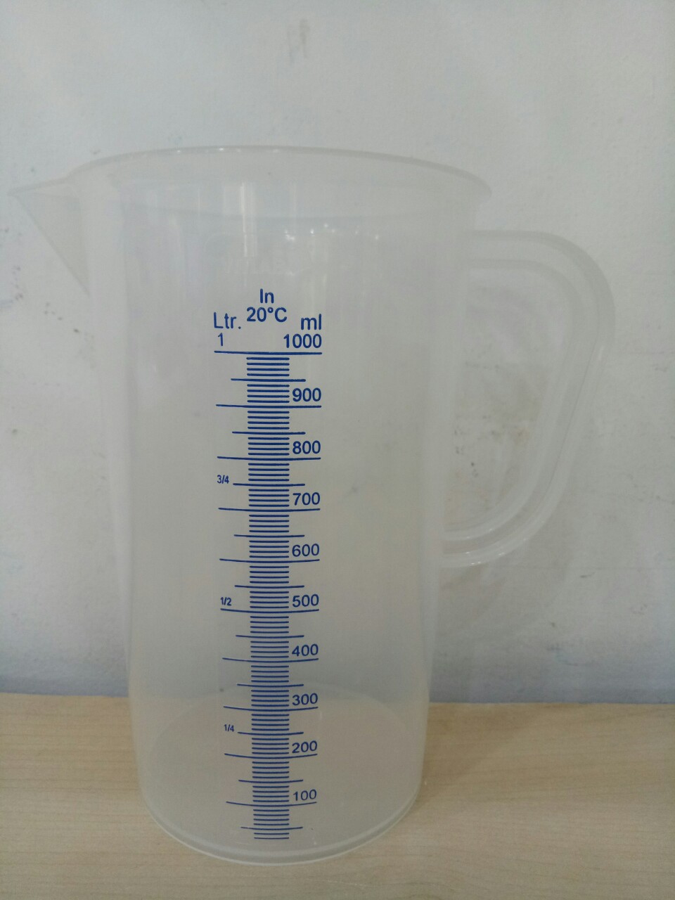 Ca nhựa PP vạch nổi xanh 1000ml VITLAB