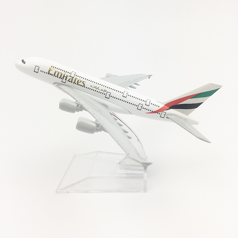 Mô hình máy bay Emirates 16cm + đế trưng bày