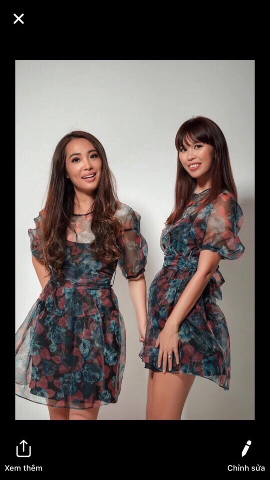 Đầm hoa tay phồng zara