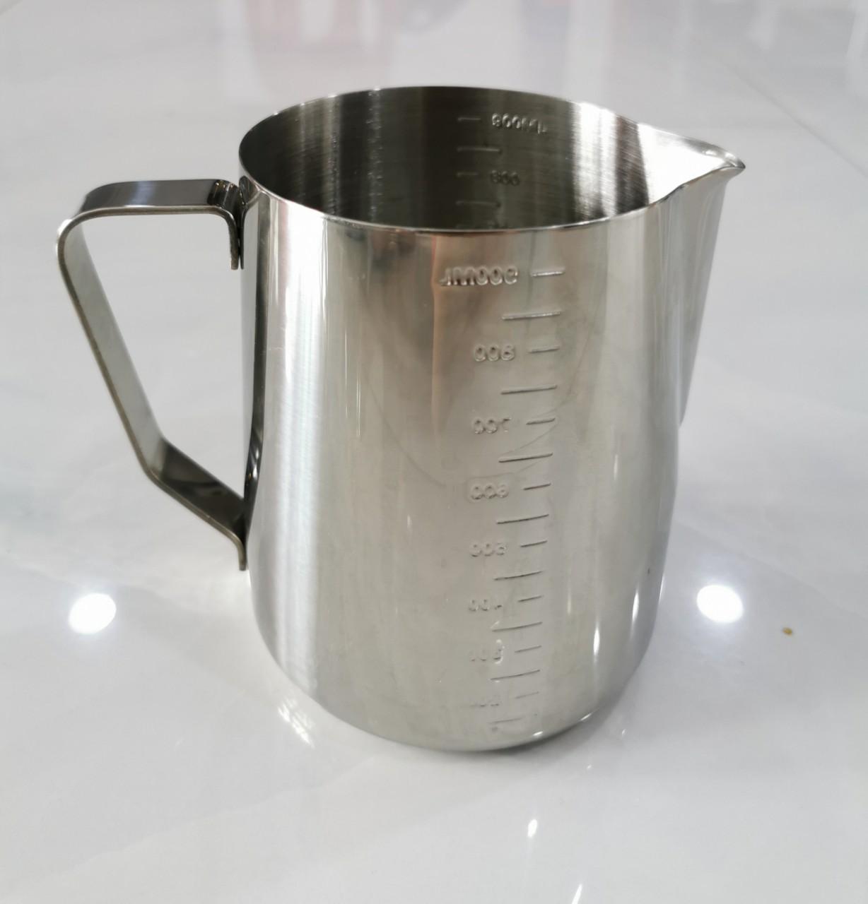 Ca đánh sữa Inox có vạch chia