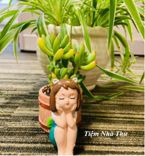 Chậu trồng cây bé gái đáng yêu