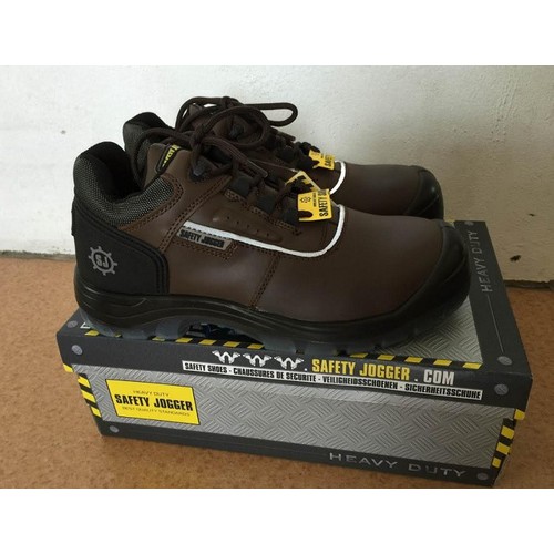 Giày bảo hộ cách điện 18KV Safety Jogger Pluto S3