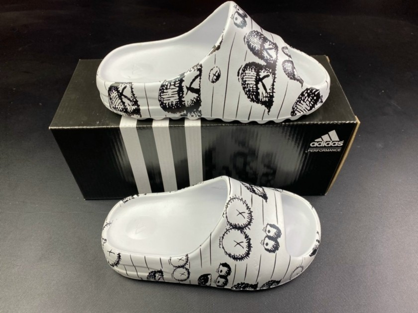 Dép lê nữ Das Yeezy Slide eyes Siêu Phẩm 2020 Full Box(Có hộp Yeezy) giá rẻ