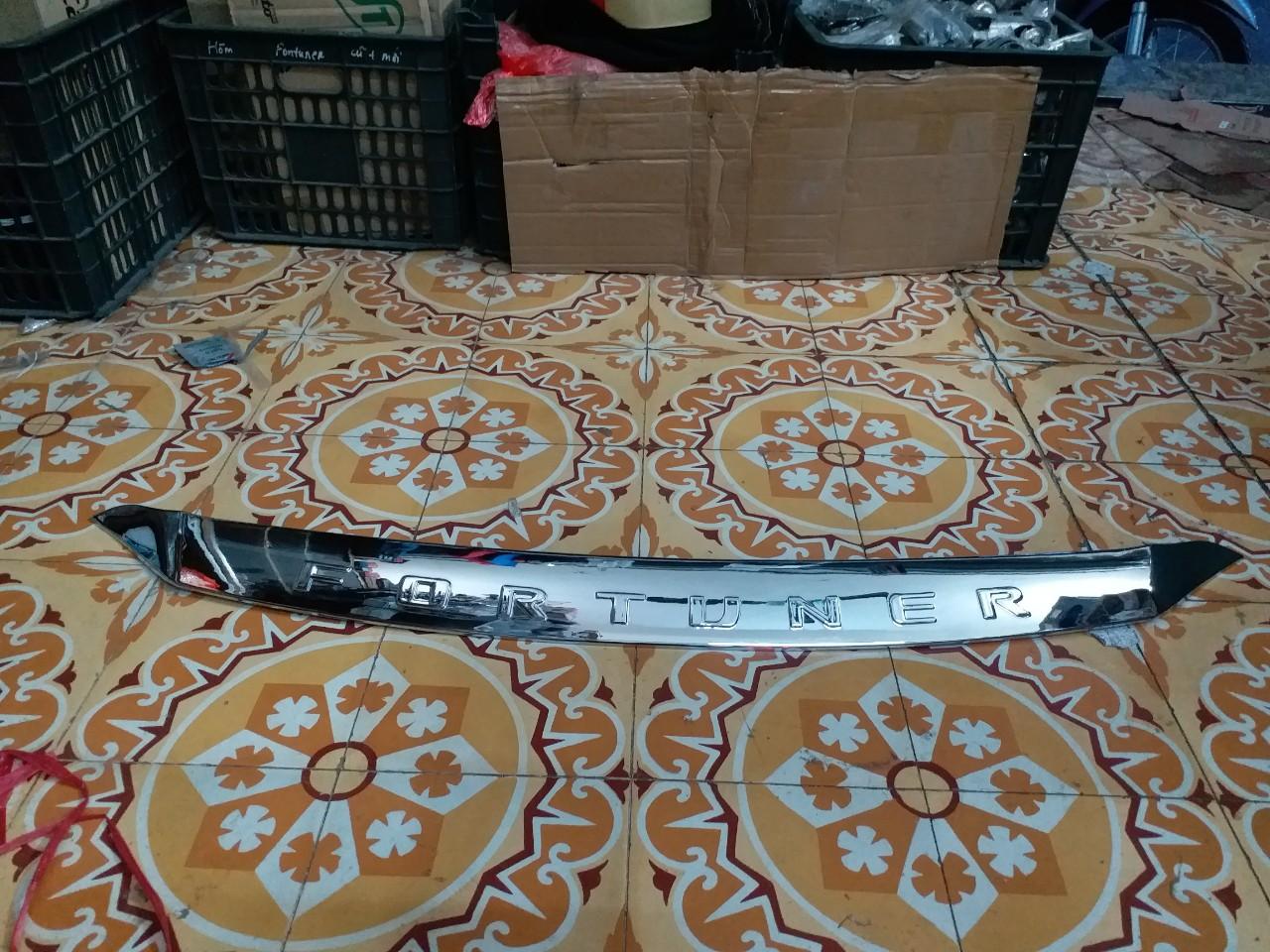 Nắp  Capo trang trí  xe Fortuner 2017-2019