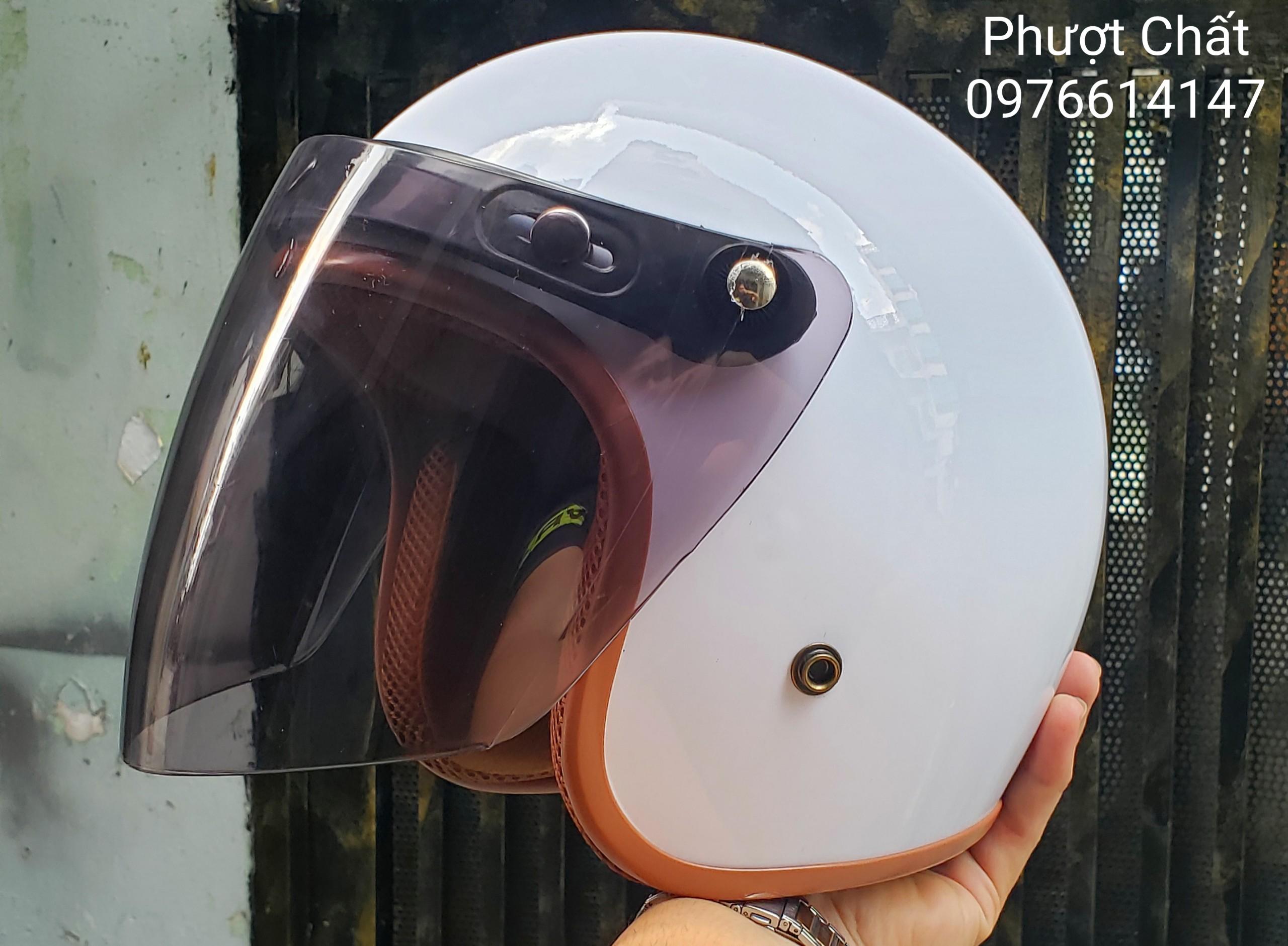 Nón bảo hiểm 3/4 trắng lót nâu lên kính flat khói chống nắng,gió bụi