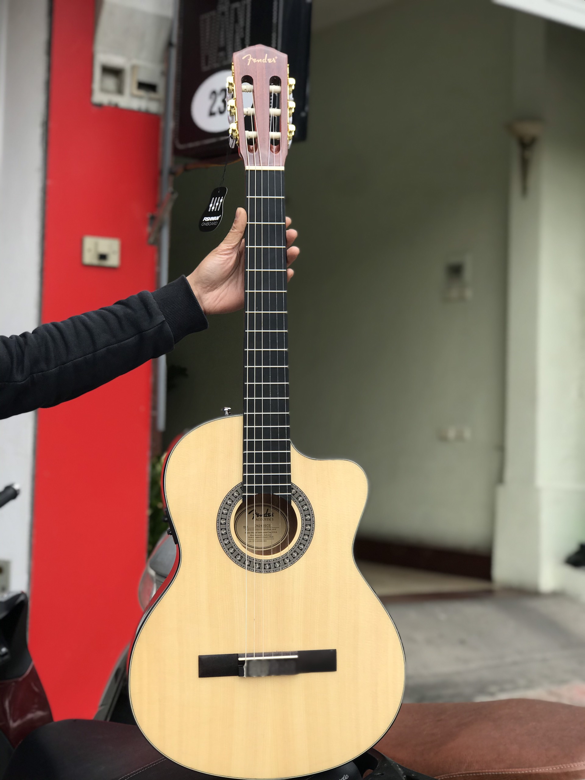 Guitar classic Fender CN240SCE thùng mỏng EQ Fishman
