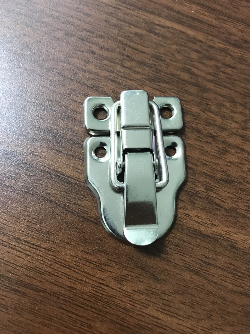 Khóa mỏ vịt inox- Lắp tủ