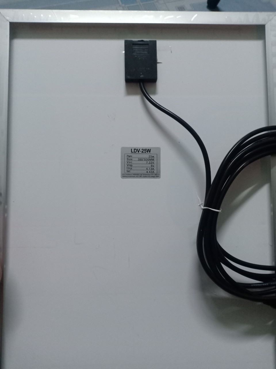 Đèn pha năng lượng mặt trời 100W