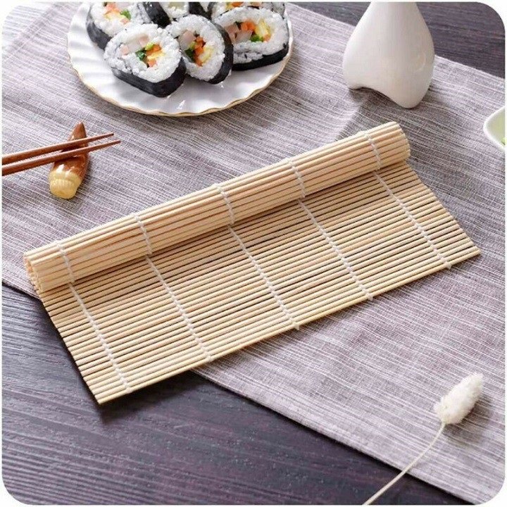 Mành tre cuộn cơm, kimbap, sushi