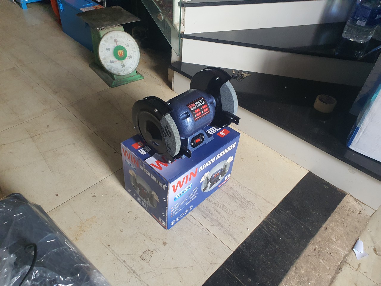 Máy mài hai đá WI-200 8" Bench Grinder