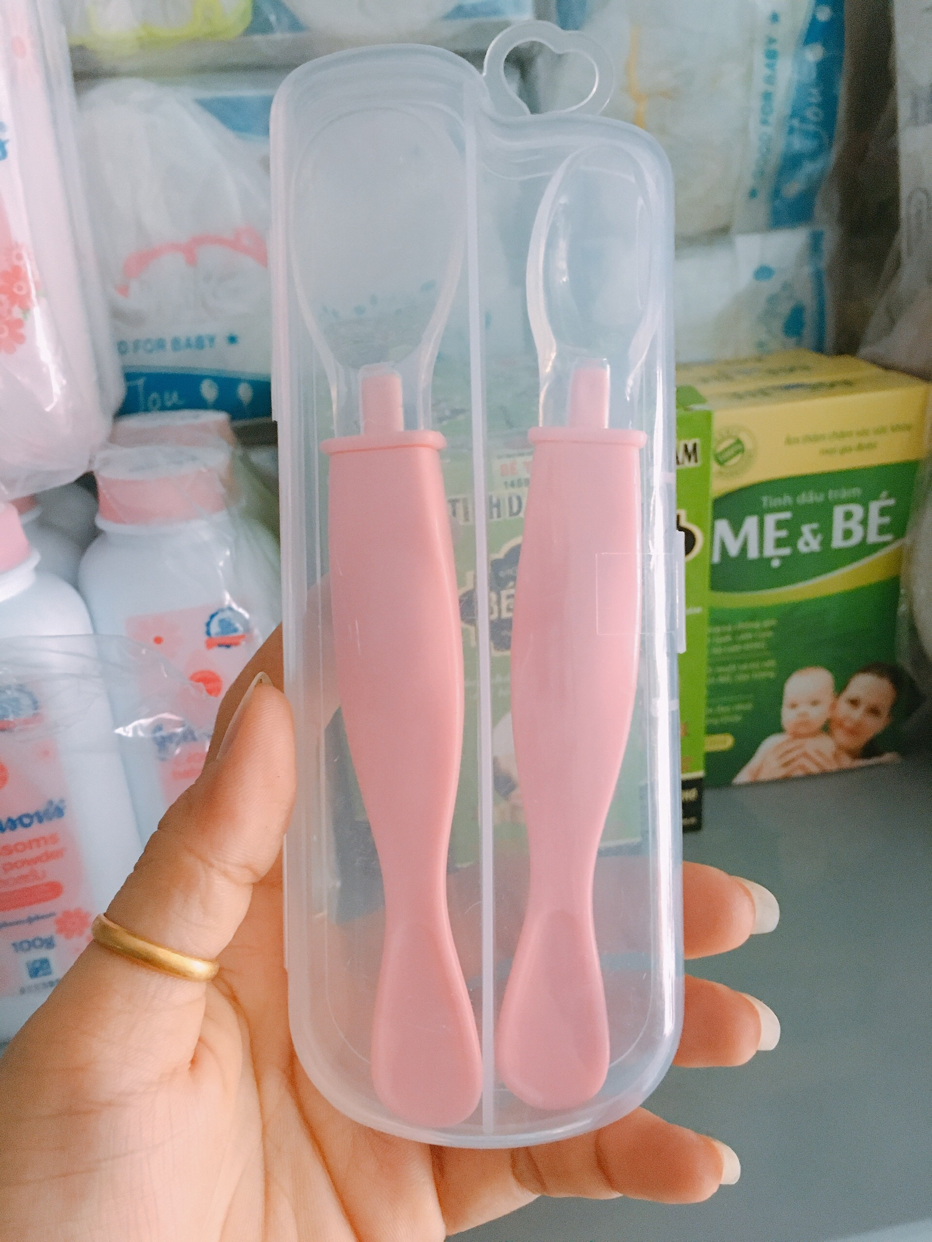 Set 2 thìa silicon có hộp cho bé
