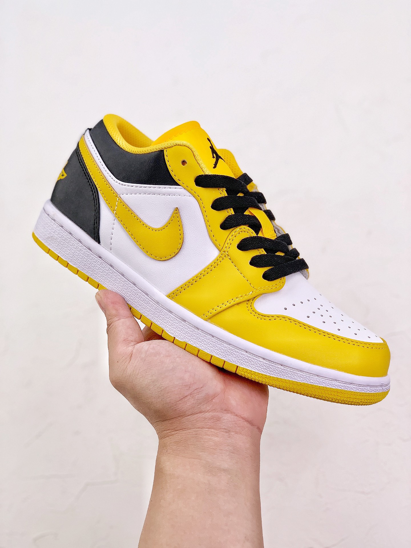 SALE KHỦNG][TẶNG VỚ] GIÀY SNEAKERS NAM   𝐀𝐈𝐑 𝐉𝐎𝐑𝐃𝐀𝐍 𝟏 𝐋𝐎𝐖