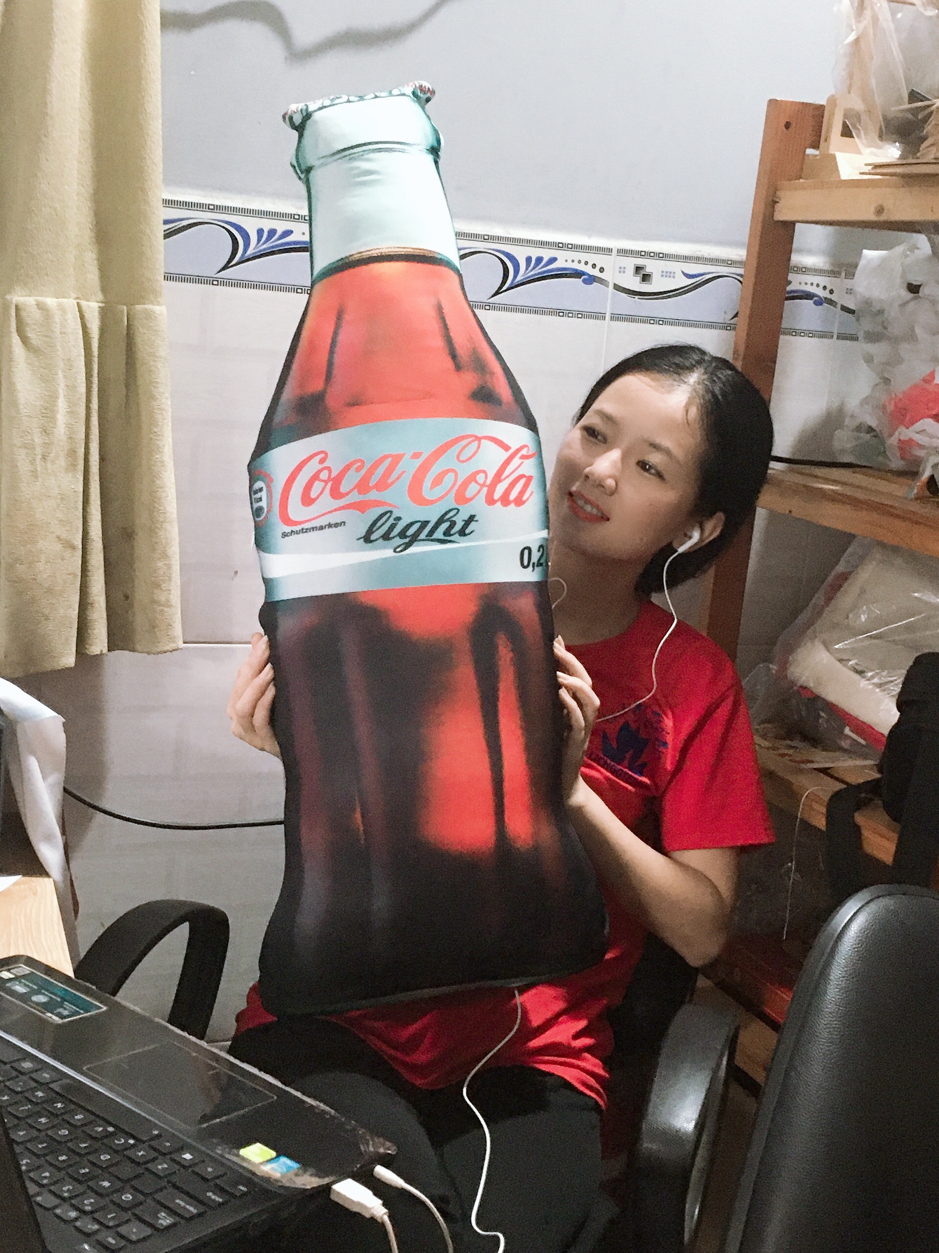 Gối Ôm 3D Hình Bia Coca Light 100cm