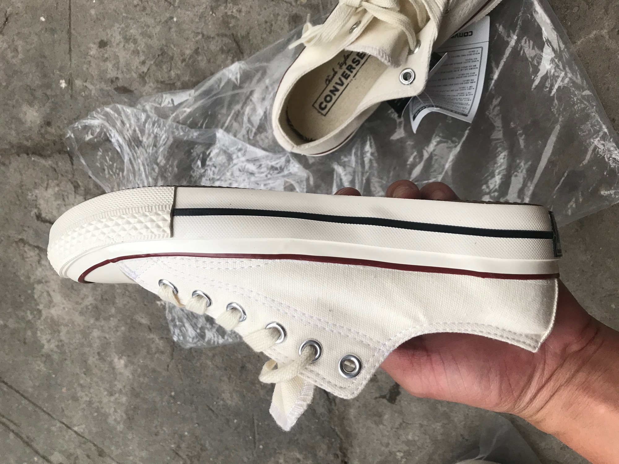 GIÀY CONVERSE 1970s TRẮNG THẤP CỔ (Mũi bóng, lót xanh)