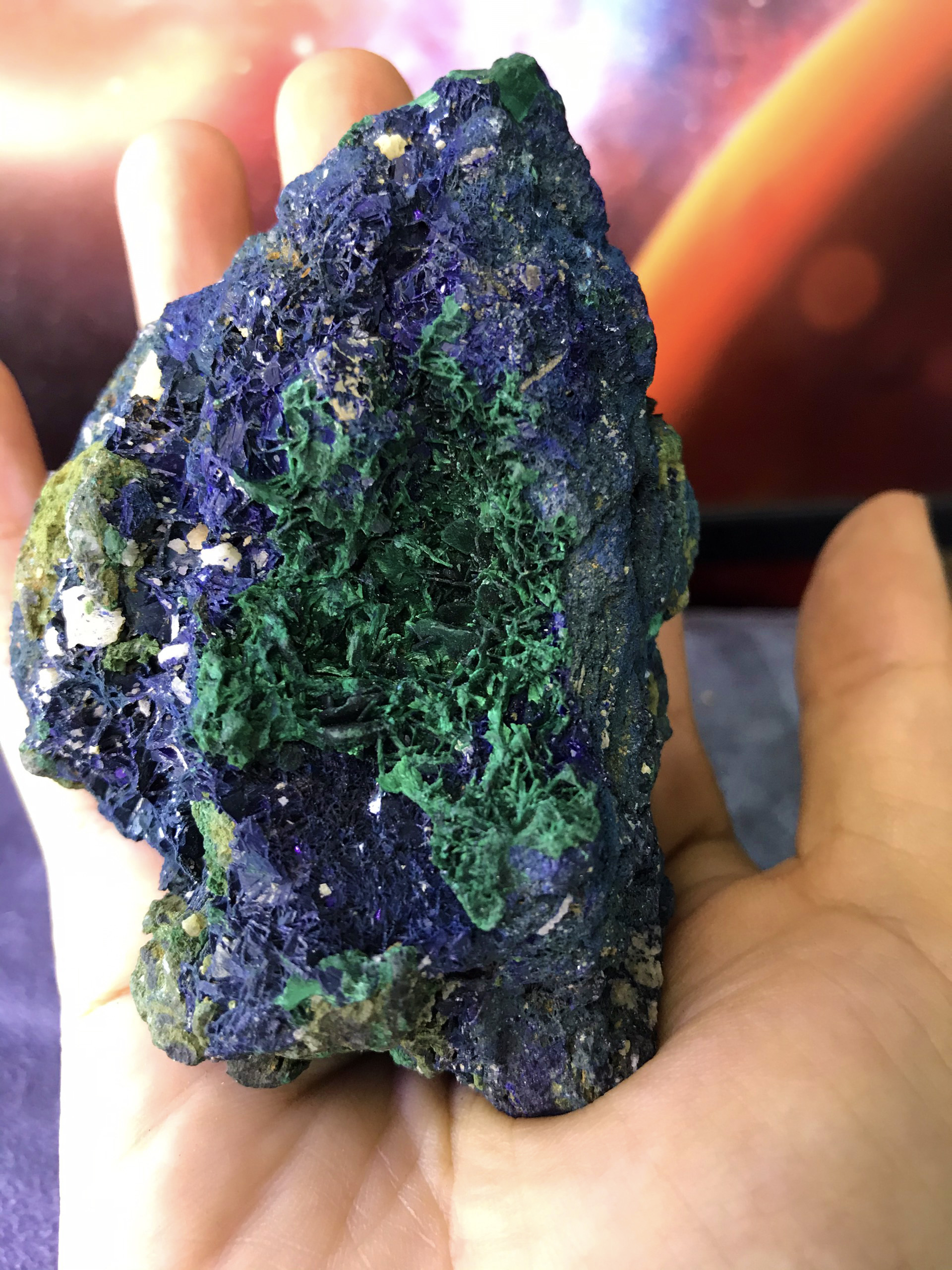 Đá lông công Azurite Malachite tự nhiên kèm đế gỗ Ms53