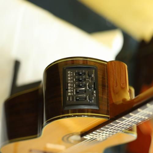Đàn guitar Takamine TC132SC