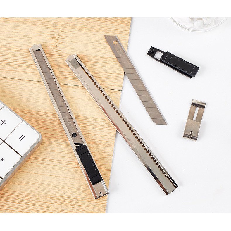 Dao rọc giấy vỏ inox Baoke 9mm