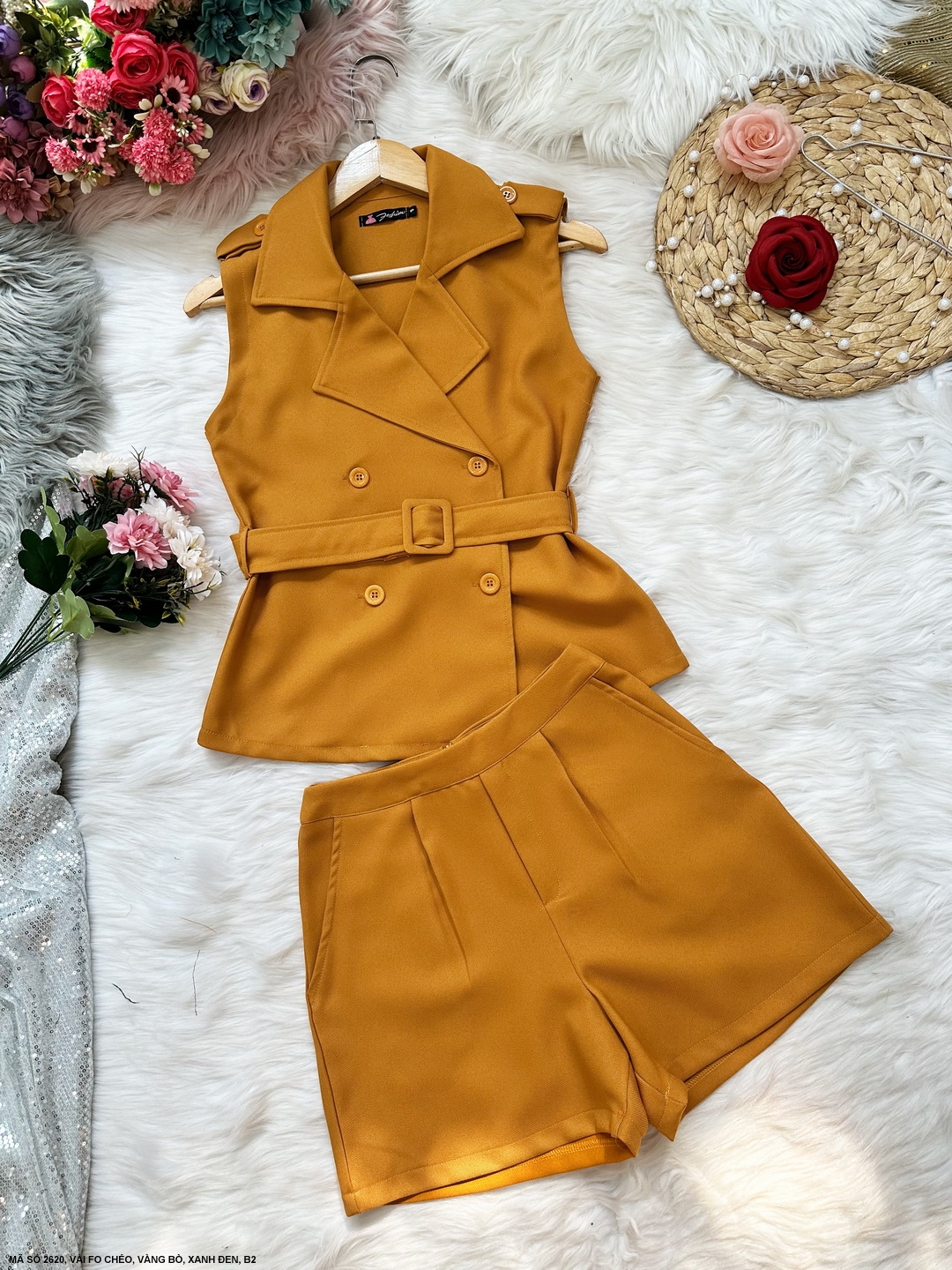 Mydu Shop |    Ms 2620 Set of Collared Vest, Elegant for Going Out with Waist Tie