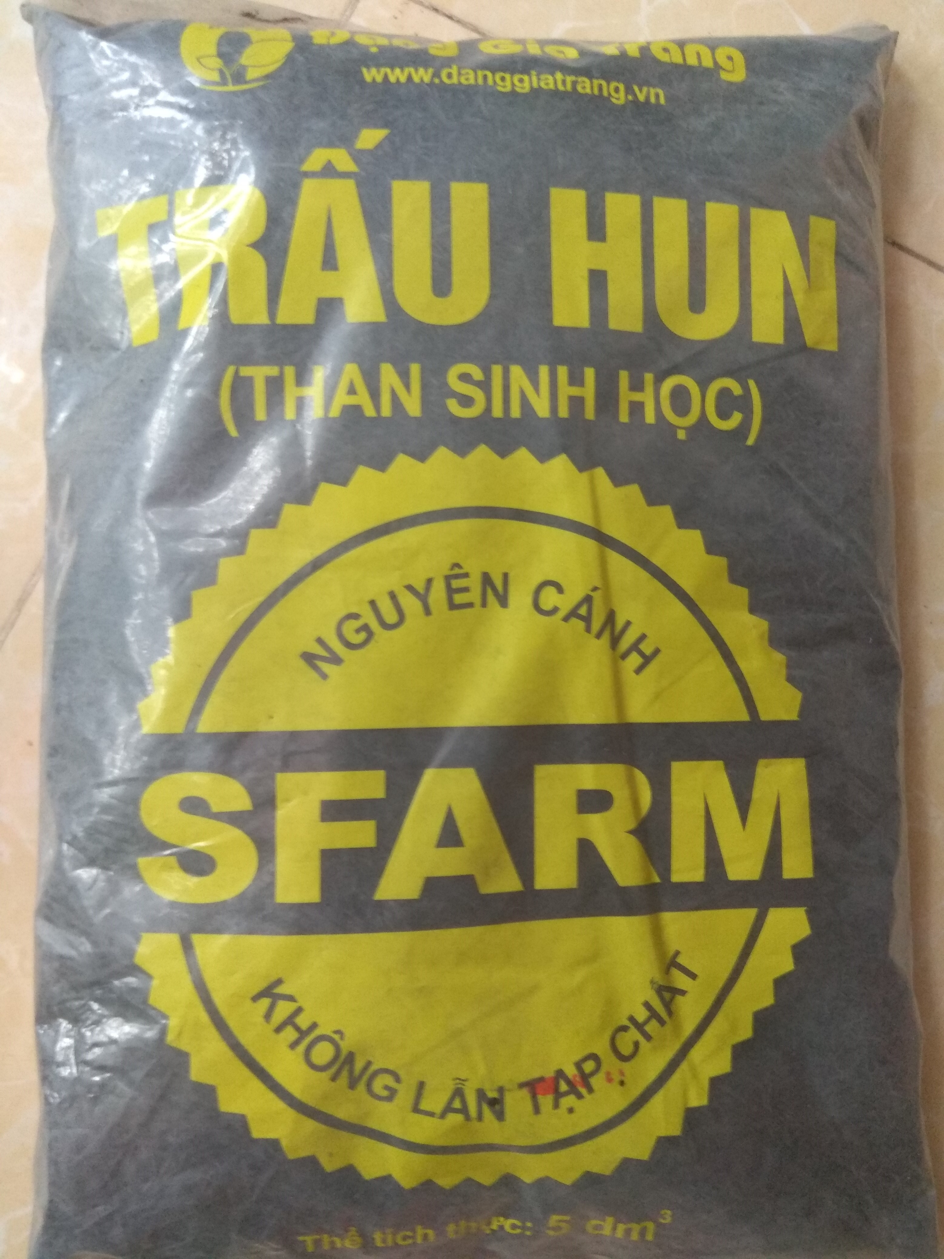 Trấu hun - than sinh học không lẫn tạp chất - gói 5dm3, khoảng 400 -600gram