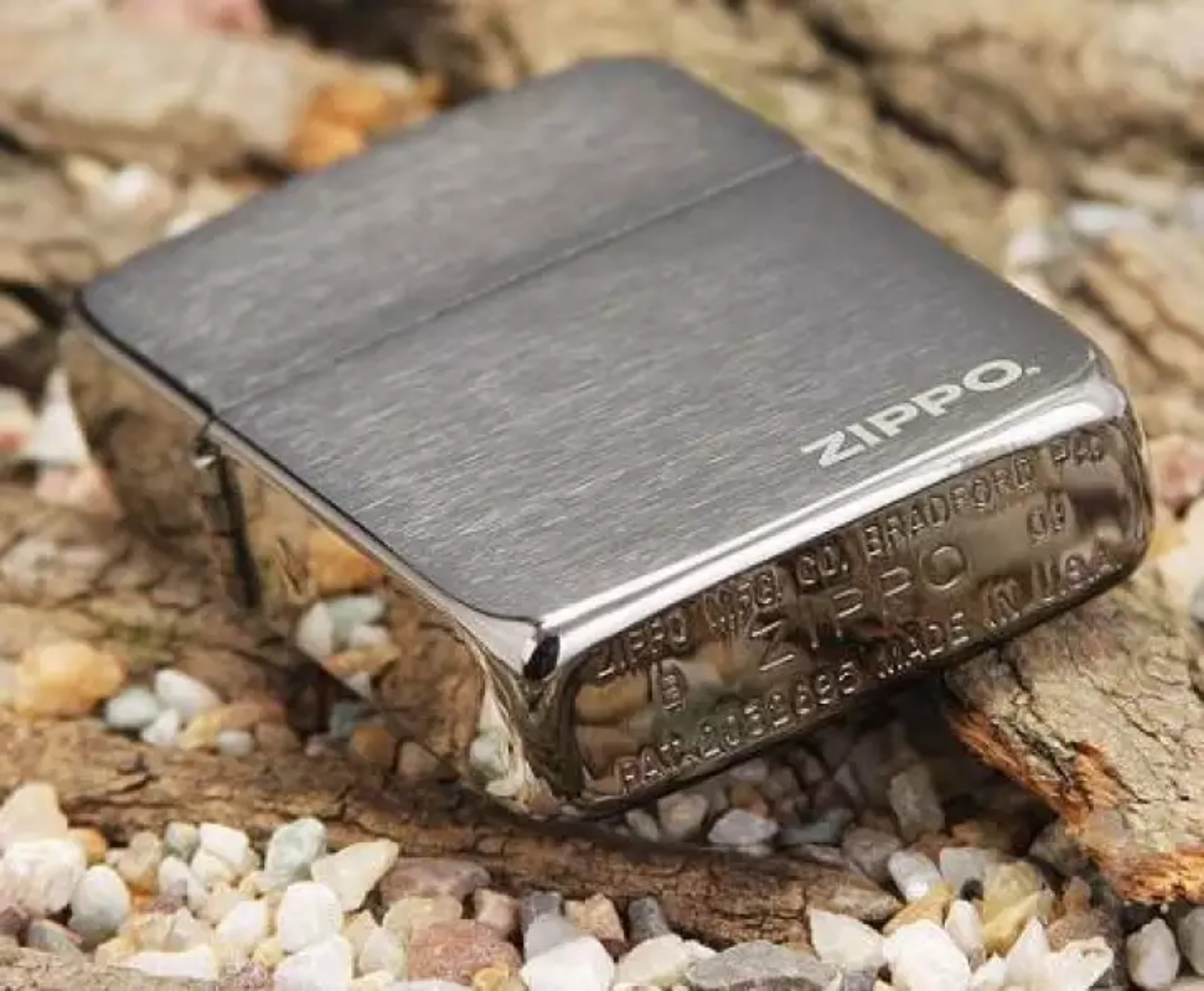 Bật lửa Zippo Mỹ Fullbox Đen xước