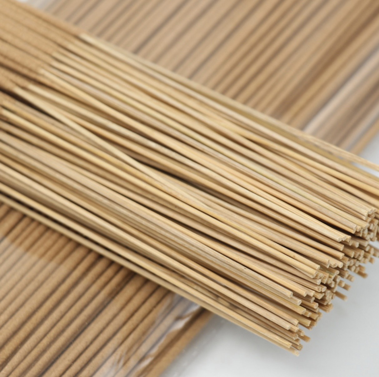 1 kg nhang trầm hương huế ( NHANG SẠCH THƠM DỊU NHẸ ÍT KHÓI , 760 cây loại 1 )