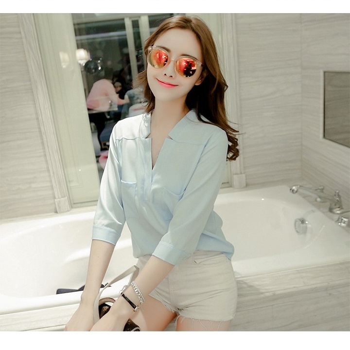 Áo sơ mi nữ công sở kiểu cổ V tay lửng 2 túi